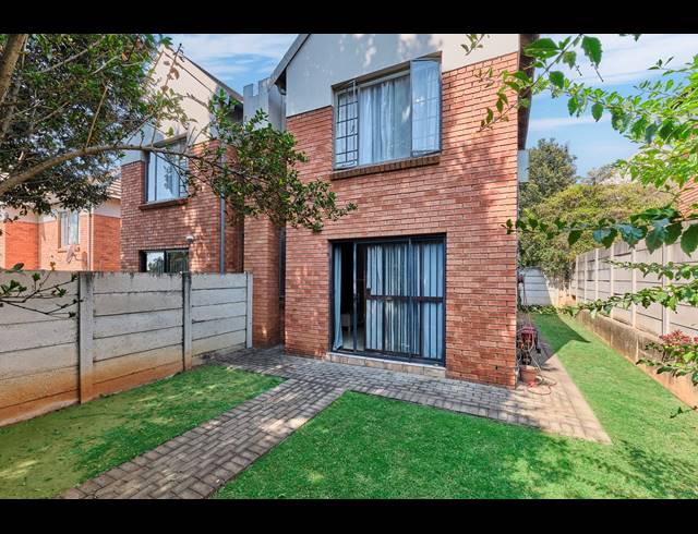 2 BEDROOM DUPLEX FOR SALE IN NORTH RIDING